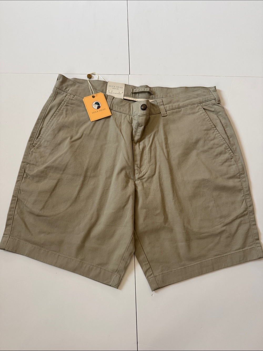 9" Gold School Chino Short